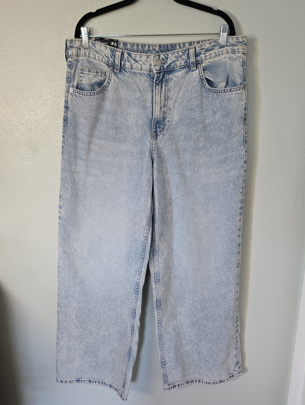 Divided x H & M | NWT Light Acid Wash Wide Leg Jeans Size 14